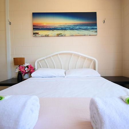 Caloundra Backpackers Ostello Esterno foto