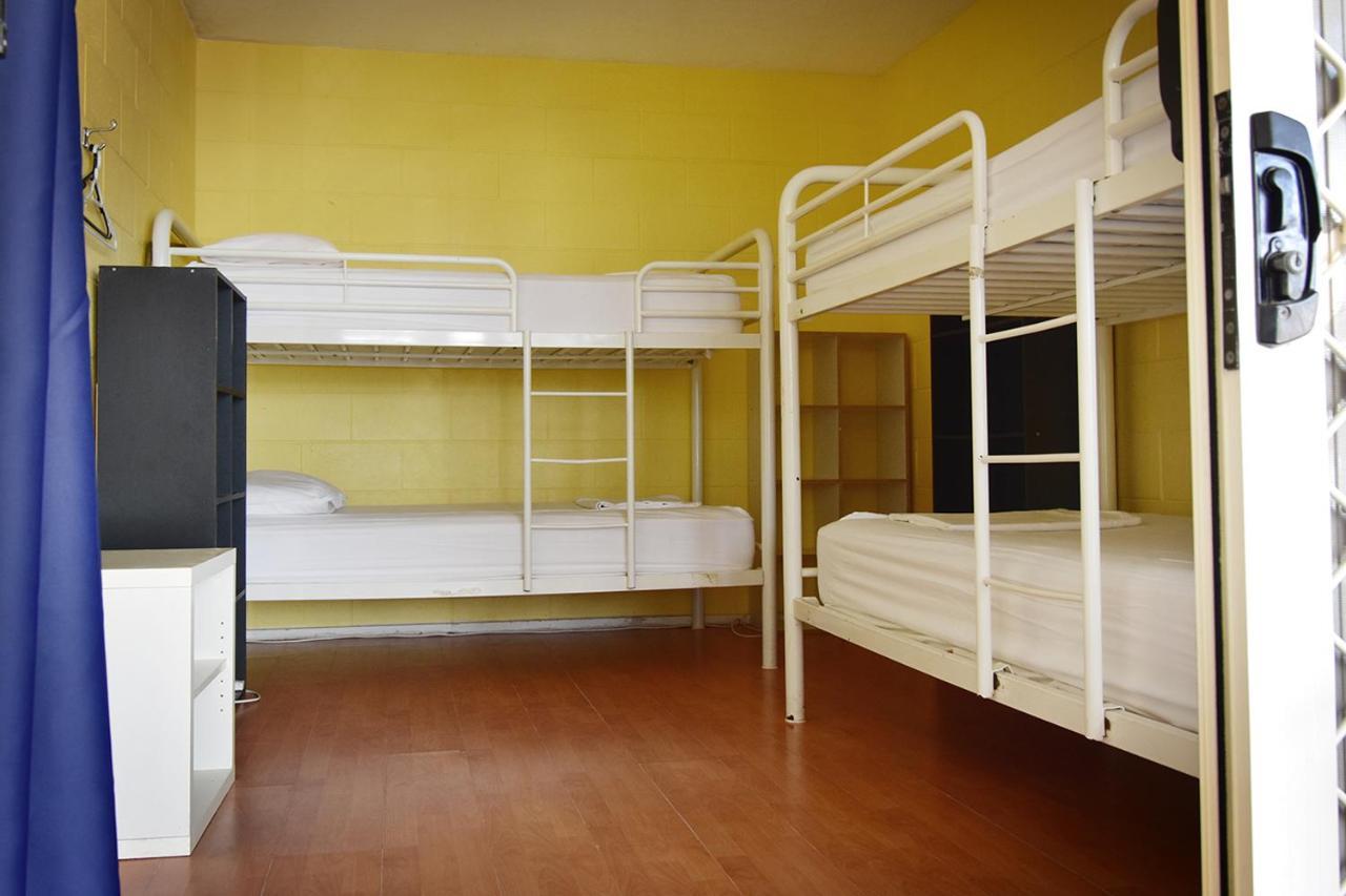 Caloundra Backpackers Ostello Esterno foto