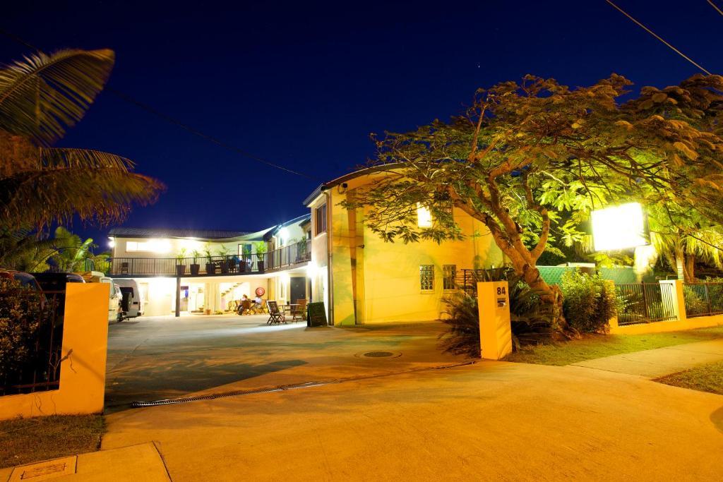 Caloundra Backpackers Ostello Esterno foto