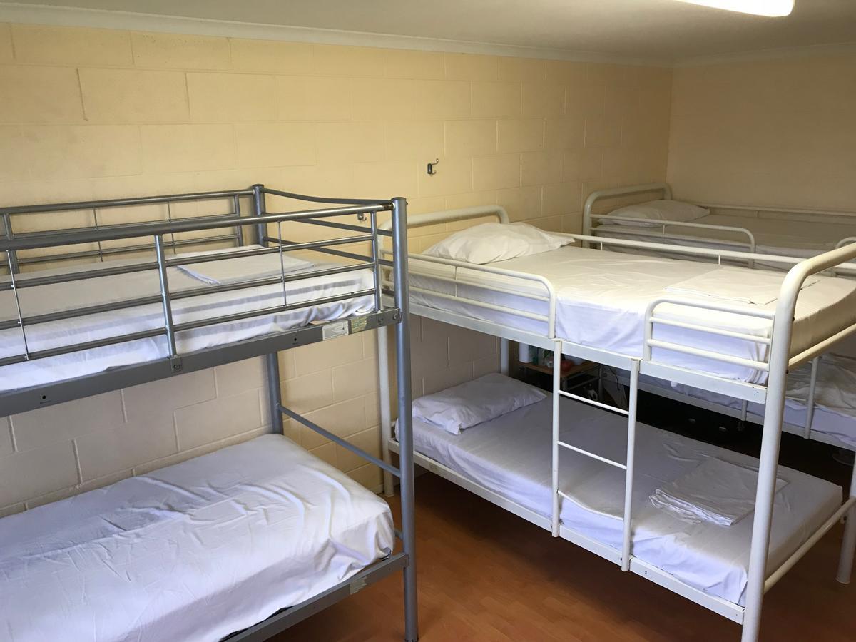 Caloundra Backpackers Ostello Esterno foto