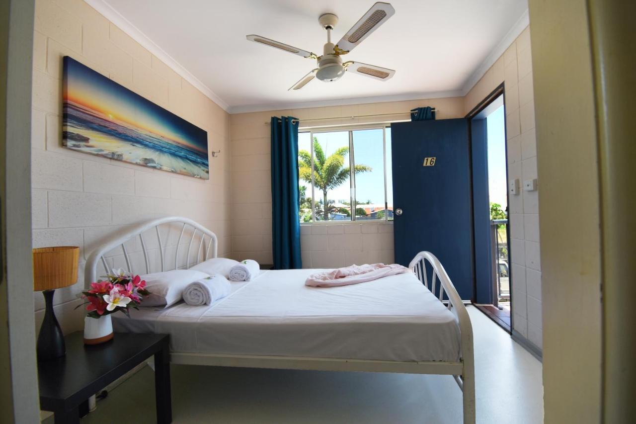 Caloundra Backpackers Ostello Esterno foto